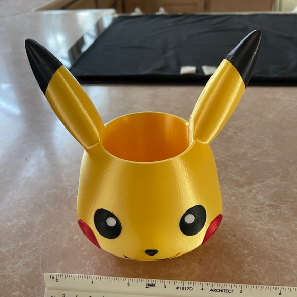 Yellow Pikachu planter - Picture 7 of 9